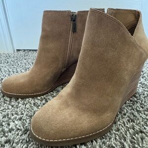 LUCKY BRAND tan leather bootie ~ size 7